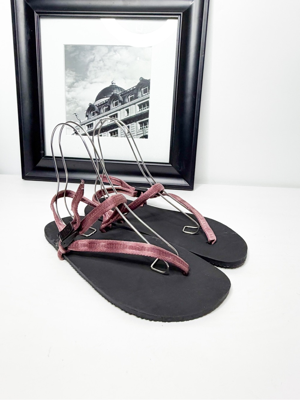 Earth Runners Women's Minimalist Grounding Sandals Mauve Straps Size Aprox 9.5